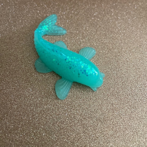 Resin koi figure - Picture 3 of 9